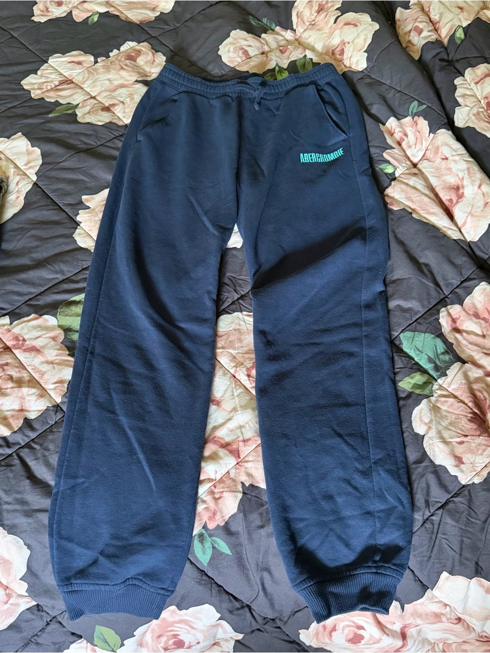 abercrombie kids Navy Logo Sweatpants size 15/16